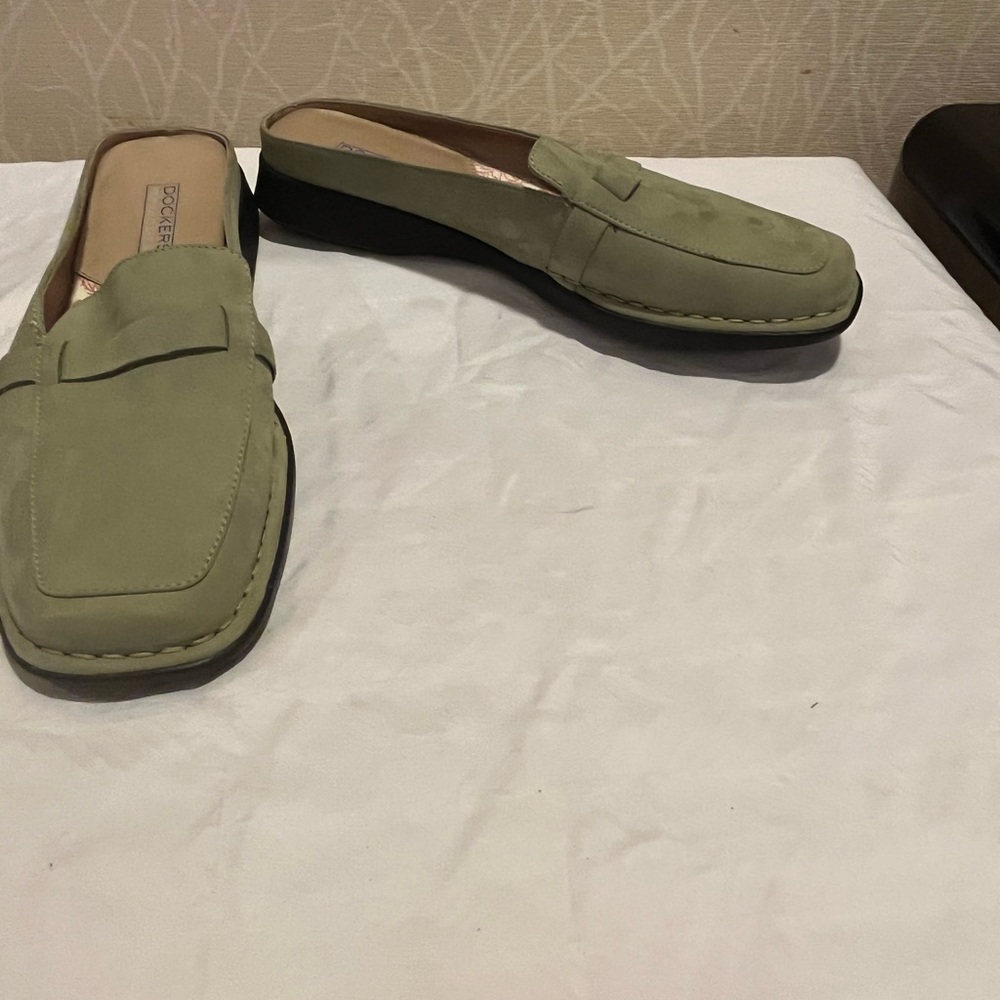 NWOB Dockers Leather Clogs